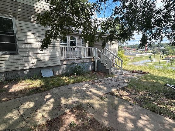 4th image of 612 Rogers St