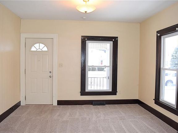 2nd image of 525 Cottage Ave