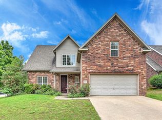 2432 N Water Way Dr, Fayetteville, AR 72704
