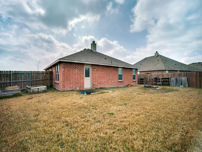 76 Daisy Dr — Photo 12