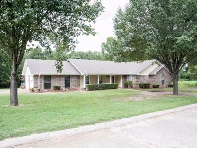 833 Hawkins Ave, Wake Village, TX, 75501