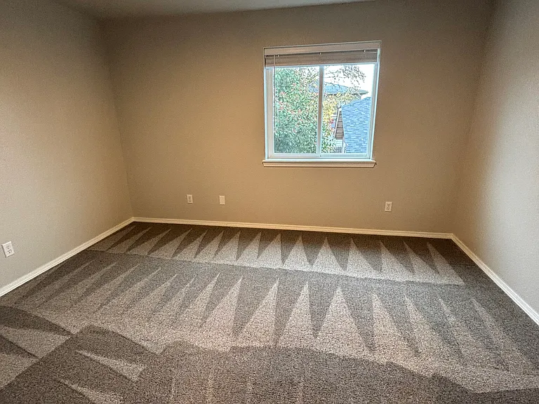 810 SE 9th St #810 — Photo 17