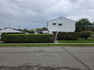 396 Skyview Rd, Cleveland, OH 44109