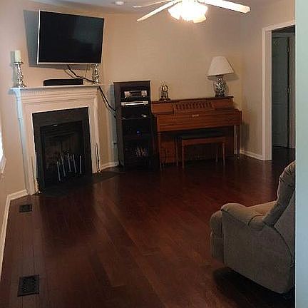 4th image of 1108 Crown Ct
