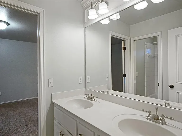 9417 Forest Dale Dr — Photo 15