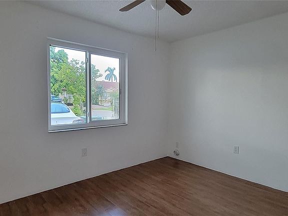 4th image of 8844 NW 113th St