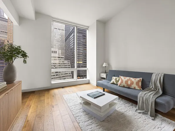 325 Lexington Avenue image 1 of 11