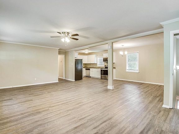 5th image of 3122 Latona Dr SW