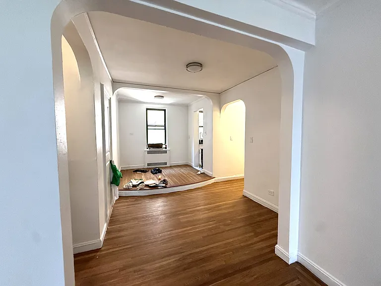 885 10th Ave #4A — Photo 2