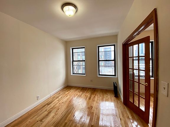 5th image of 4902 21st St APT 5H