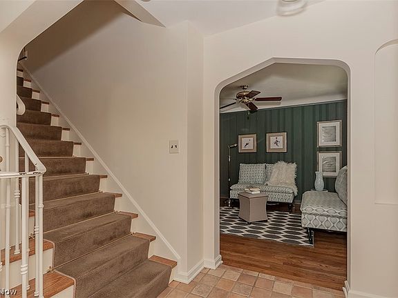 3rd image of 21239 Fairmount Blvd