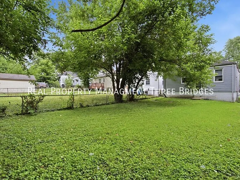 249 S Hartnett Ave — Photo 16