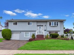 14 Scherer St, Bethpage, NY 11714