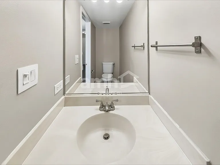 609 Red Barn Trl — Photo 9