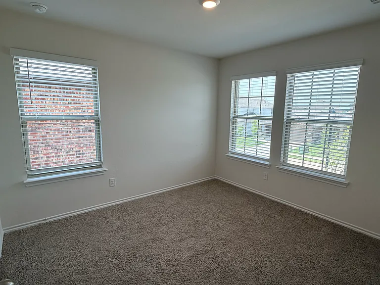 1513 Silver Canoe Way — Photo 14
