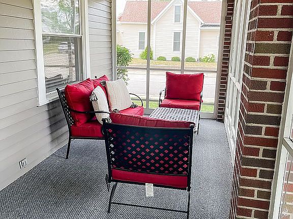 Screened In Front Porch 