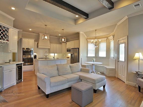 3rd image of 6374 Huntington Pl