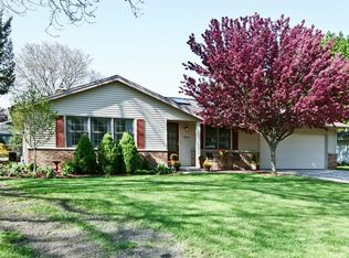 3968 S Camrose Ave, New Berlin, WI 53151