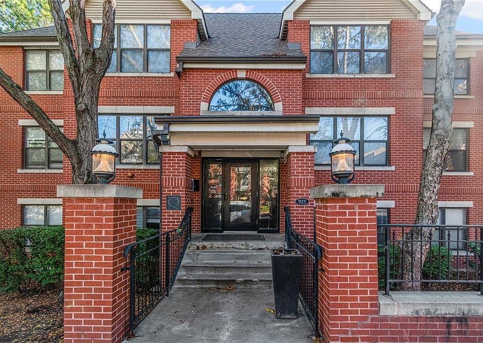 1st image of 925 Washington St APT 302