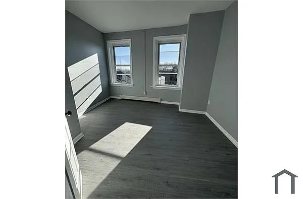 Building Photo - 511 E Main St #2B