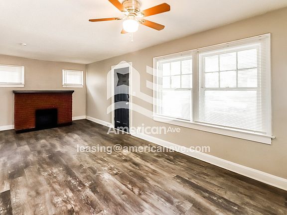 1282101_002_wm_-_living_room_13004661.jpg