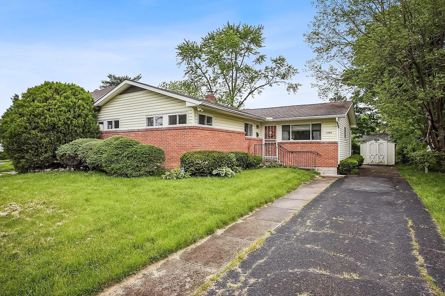 1408 Avenue Dr photo 1
