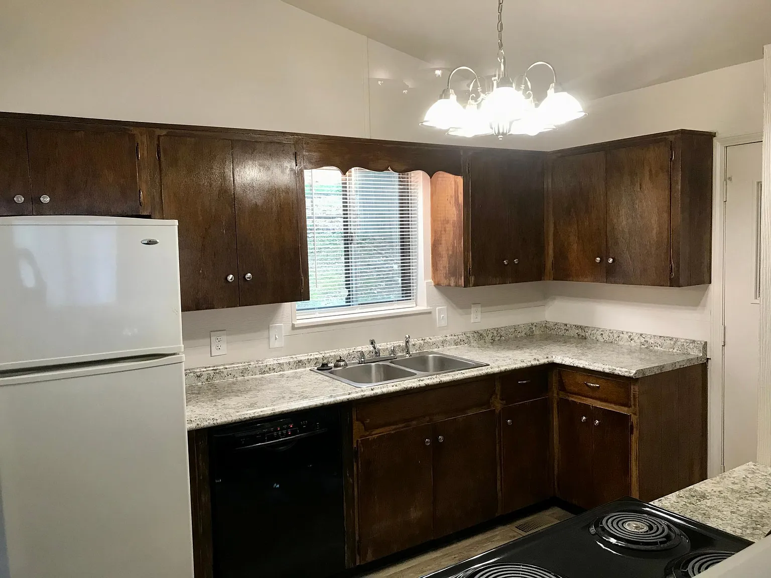 11201 Birchwood Dr — Photo 2