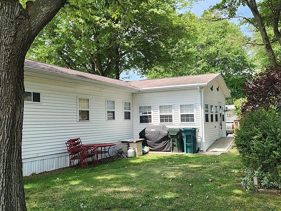 3rd image of 37665 W Shady Dr #7613