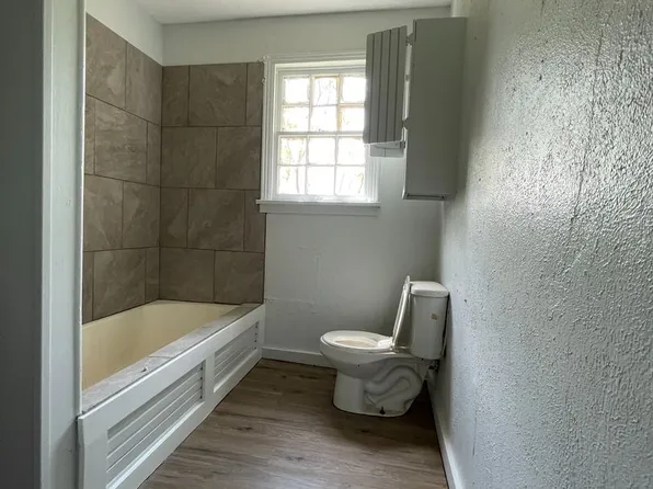 2741 Essex St, Shreveport, LA 71108