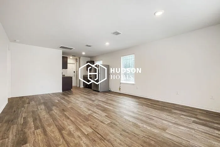 547 Dorie St — Photo 5