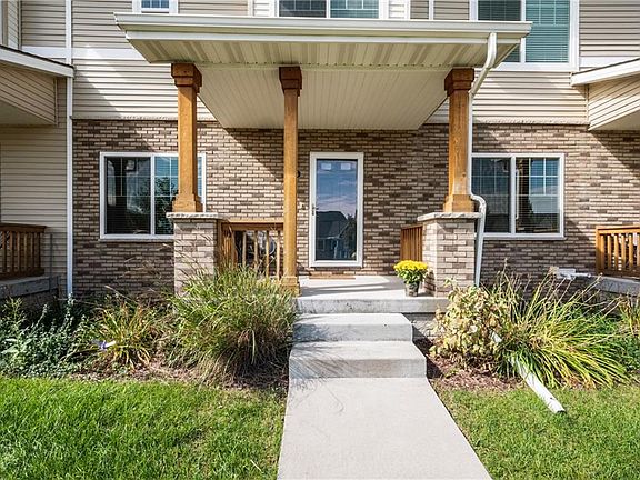 4th image of 126 Cambridge Dr