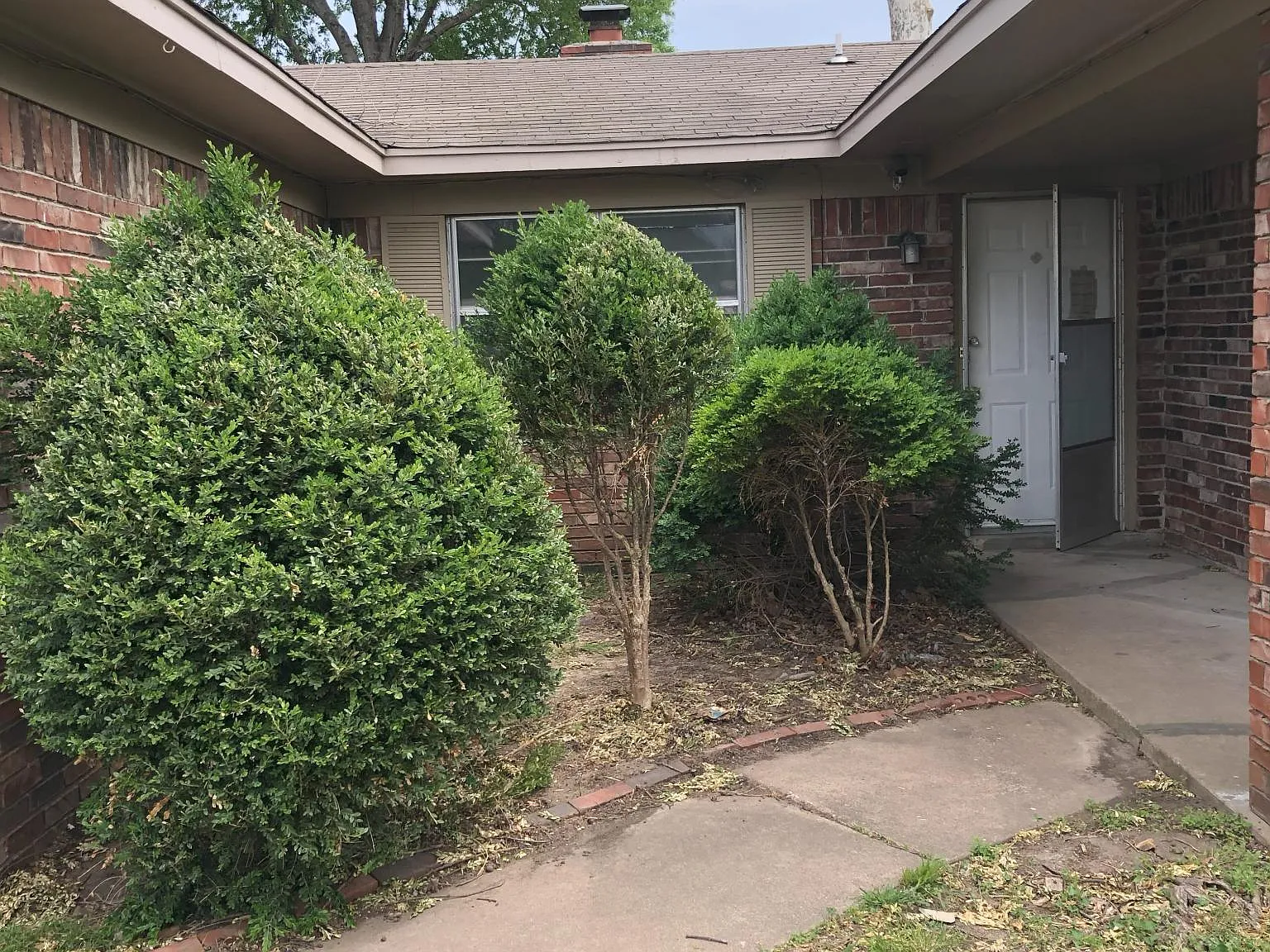 3 bed, 1220 sqft, $1,299 — Photo 3