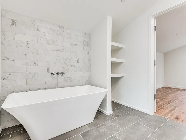 6319 Richmond Ave — Photo 10
