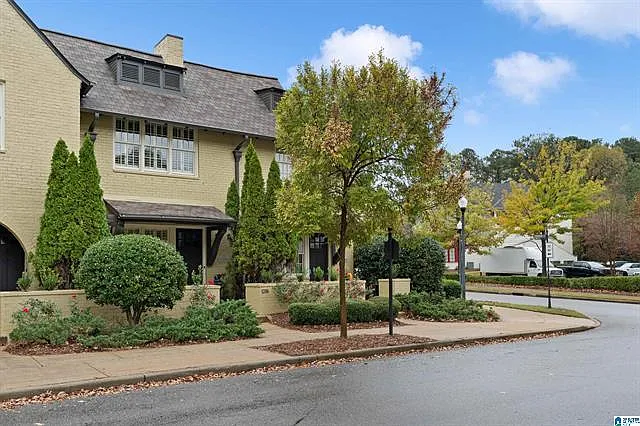 2 bed, 2.5 bath, 1486 sqft, $2,250 — Photo 3