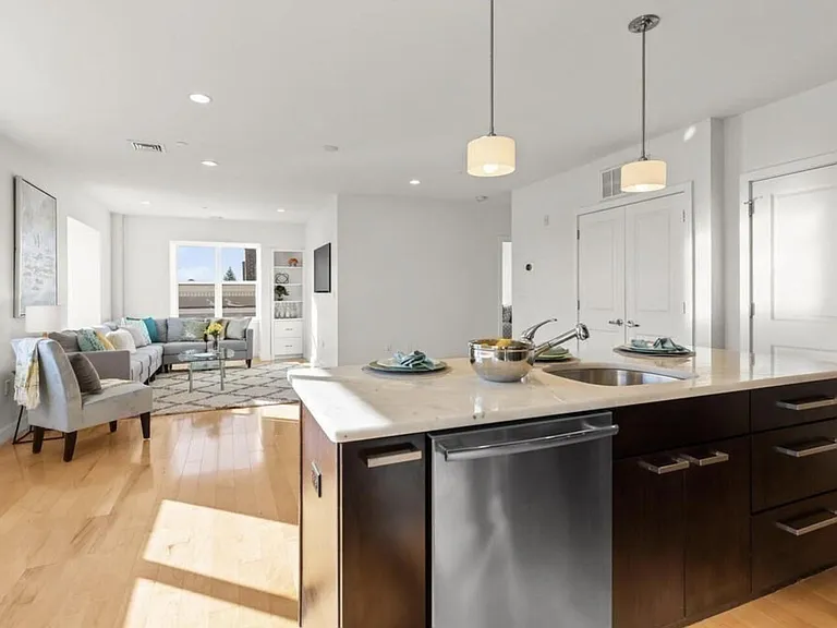 65 Beacon St #401 — Photo 1