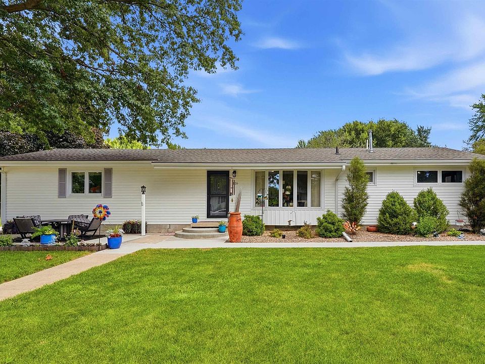 1st image of 126 Highland Dr