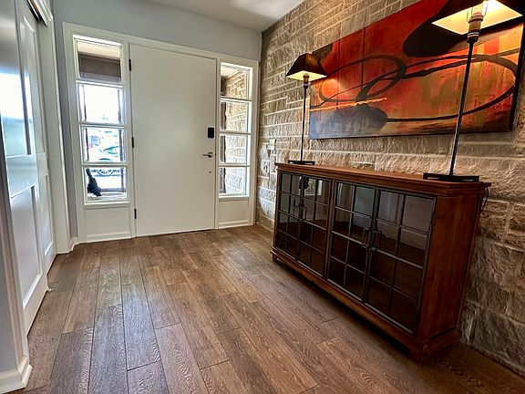 3rd image of 4000 Lyon Dr