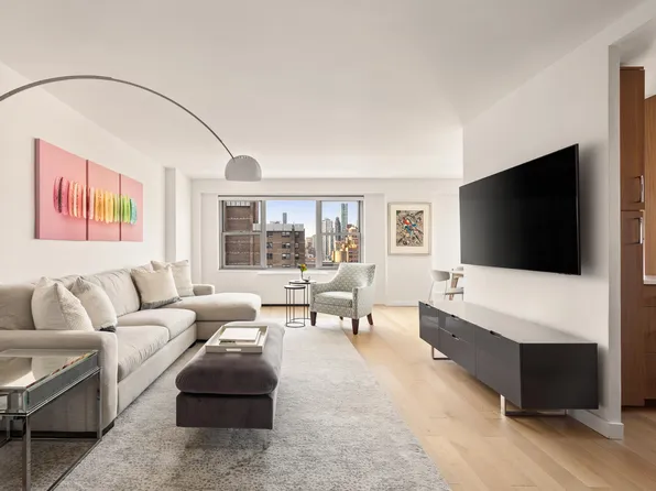 360 East 72nd Street image 1 of 14