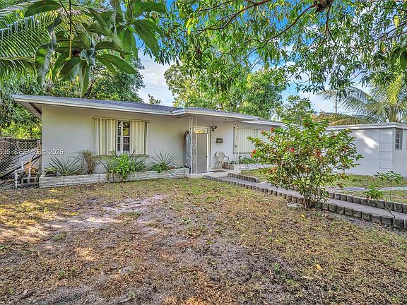 3rd image of 16234 NE 9th Ct