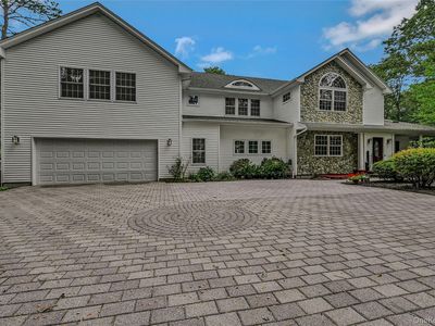 144 South Path, Calverton, NY, 11933