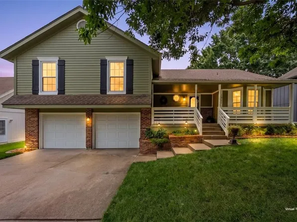 1327 NE Depot Dr, Lees Summit, MO 64086