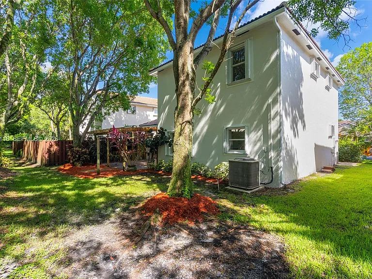 7482 NW 21st Ct — Photo 37