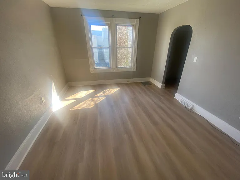 621 New York St — Photo 3