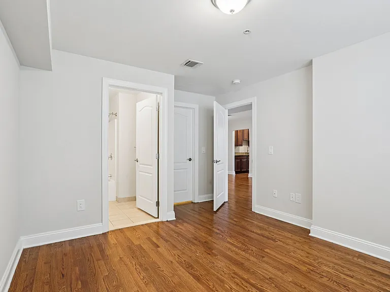 Summit Ridge Luxury Apartments — Photo 51