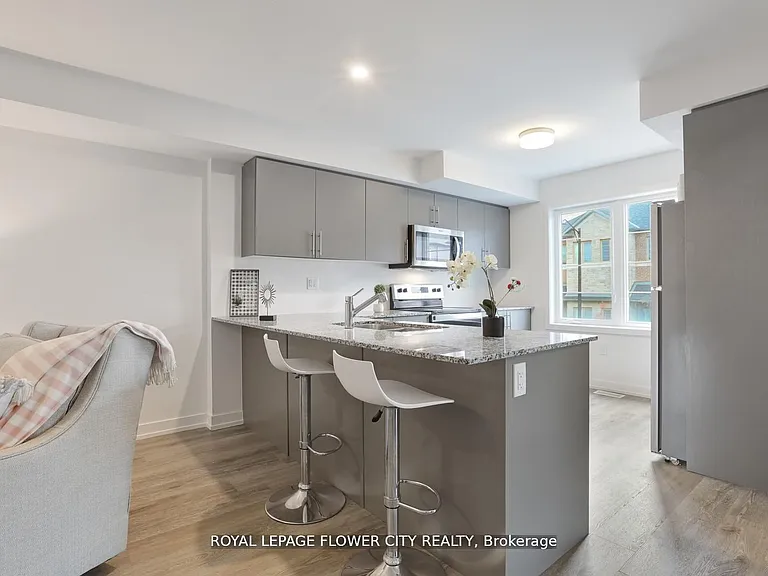 205 W Oak Trl #16 — Photo 9