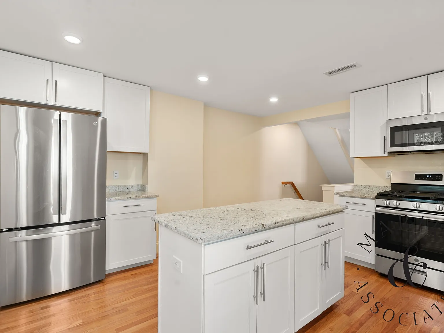 4 bed, 2.0 bath, $4,200 — Photo 4