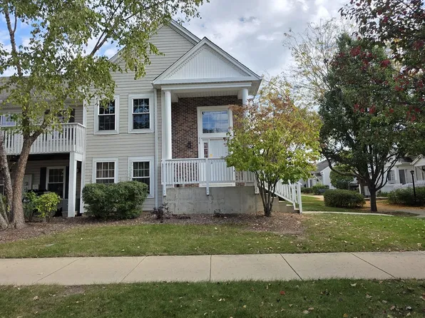 214 Hidden Creek Ln Unit 214, North Aurora, IL 60542