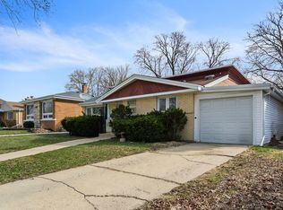 9829 S 51st Ave, Oak Lawn, IL 60453
