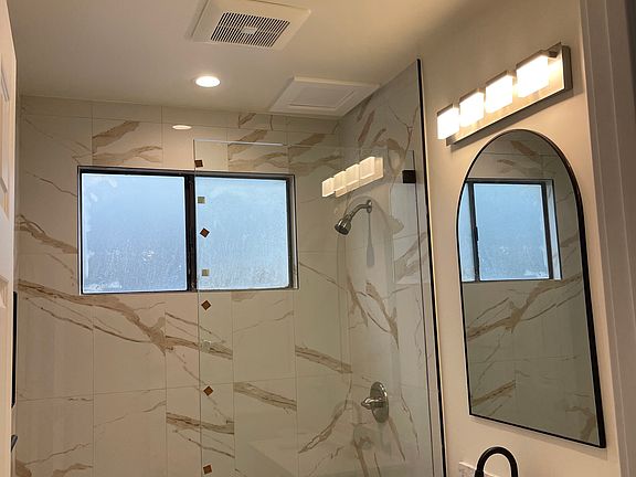 4th image of 427 E Acacia Ave APT 1