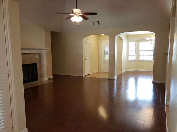 3rd image of 265 Bellwood Dr